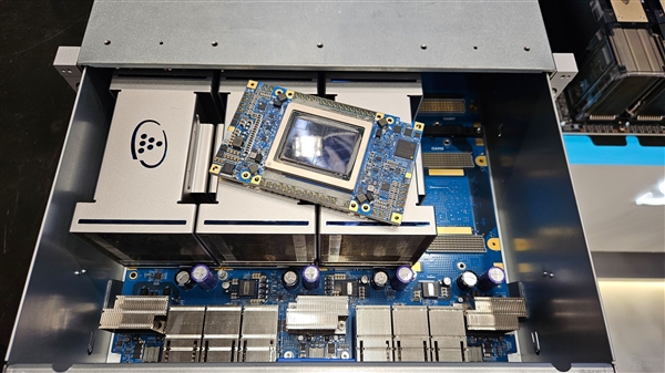 曦智科技通过港股聆讯将成全球AI硅光芯片第一股(图1)